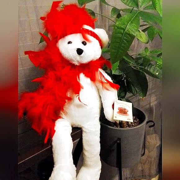 Chantilly Lane Singing Bear Collections "Roxie" Requires 3 AA Batteries; 1 Song. - Picture 3 of 4